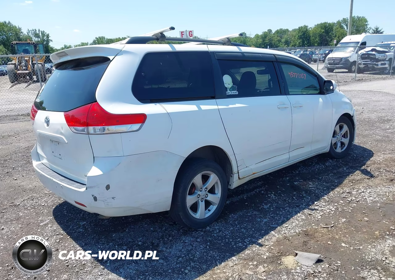 2011 Toyota Sienna Le V6 VIN:5TDKK3DC6BS004272 - 4