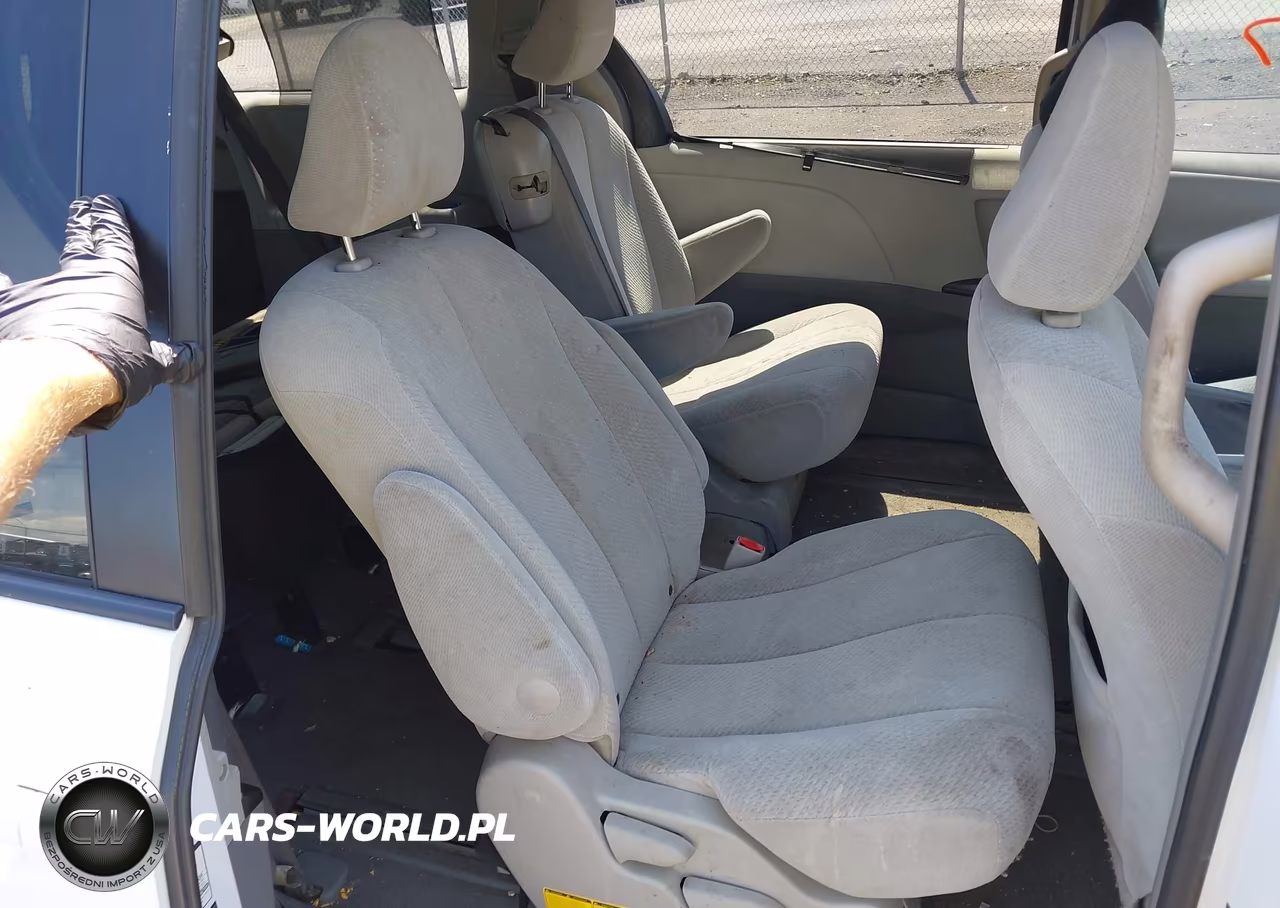 2011 Toyota Sienna Le V6 VIN:5TDKK3DC6BS004272 - 8