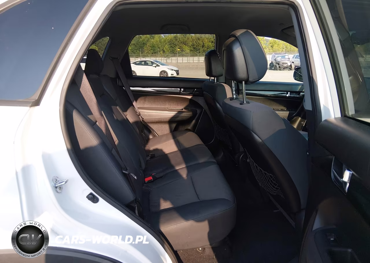 2013 Kia Sorento Lx VIN:5XYKT3A63DG384019 - 8