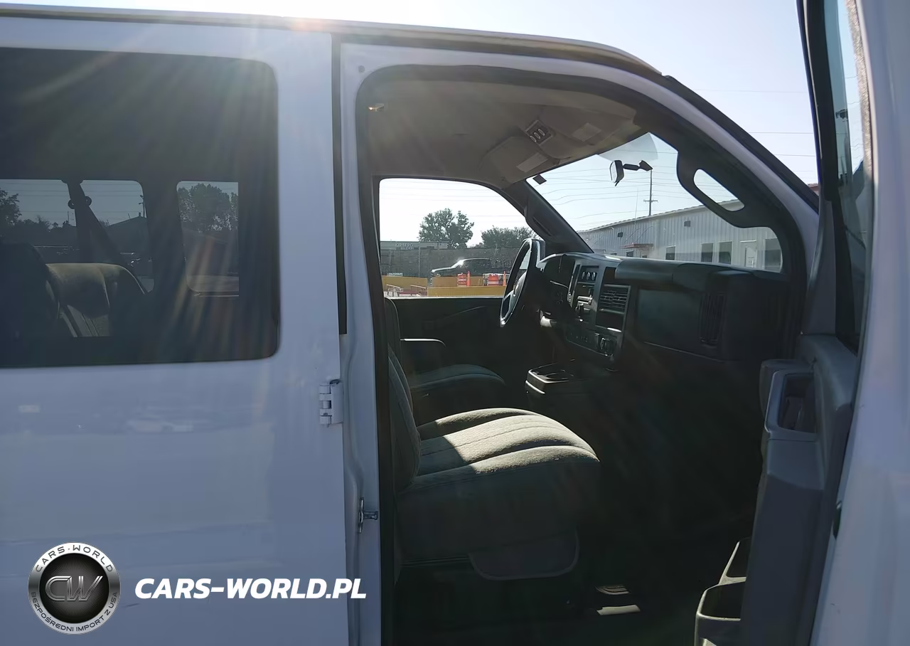 2016 Chevrolet Express 3500 Lt VIN:1GAZGPFG6G1317262 - 5