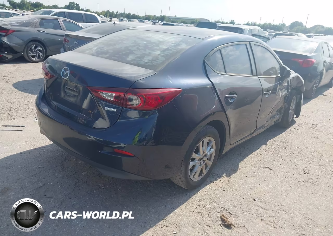 2018 Mazda Mazda3 Sport VIN:3MZBN1U78JM241422 - 4