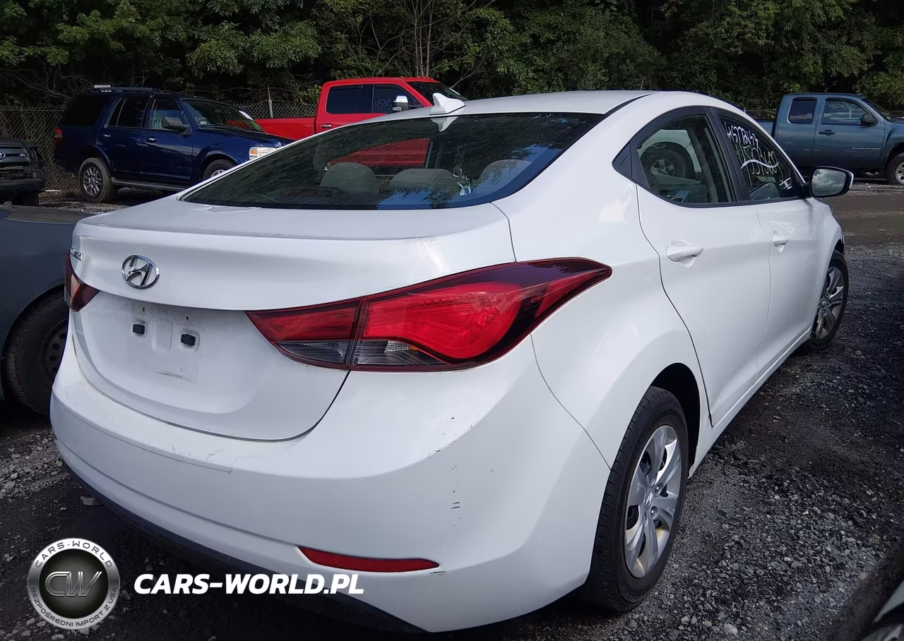 2016 Hyundai Elantra Se VIN:5NPDH4AE4GH765818 - 4