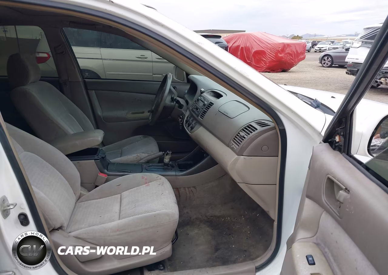 2002 Toyota Camry Le VIN:4T1BE32K92U022323 - 5