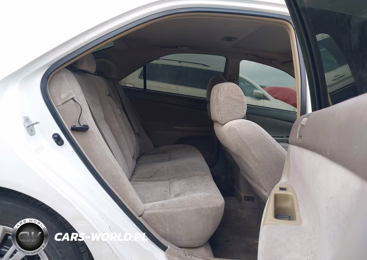 2002 Toyota Camry Le VIN:4T1BE32K92U022323 - 8
