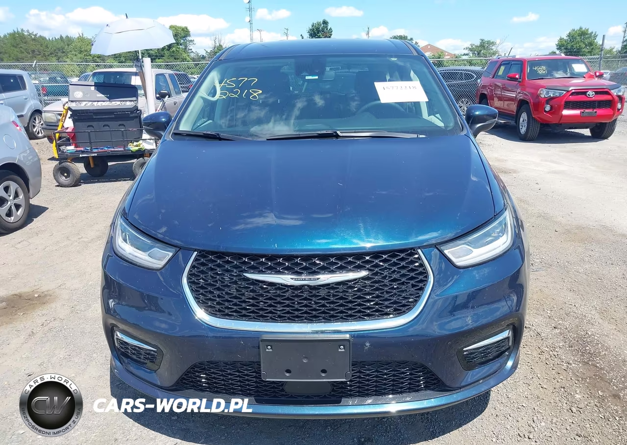 2023 Chrysler Pacifica Touring L VIN:2C4RC1BG8PR627771 - 12