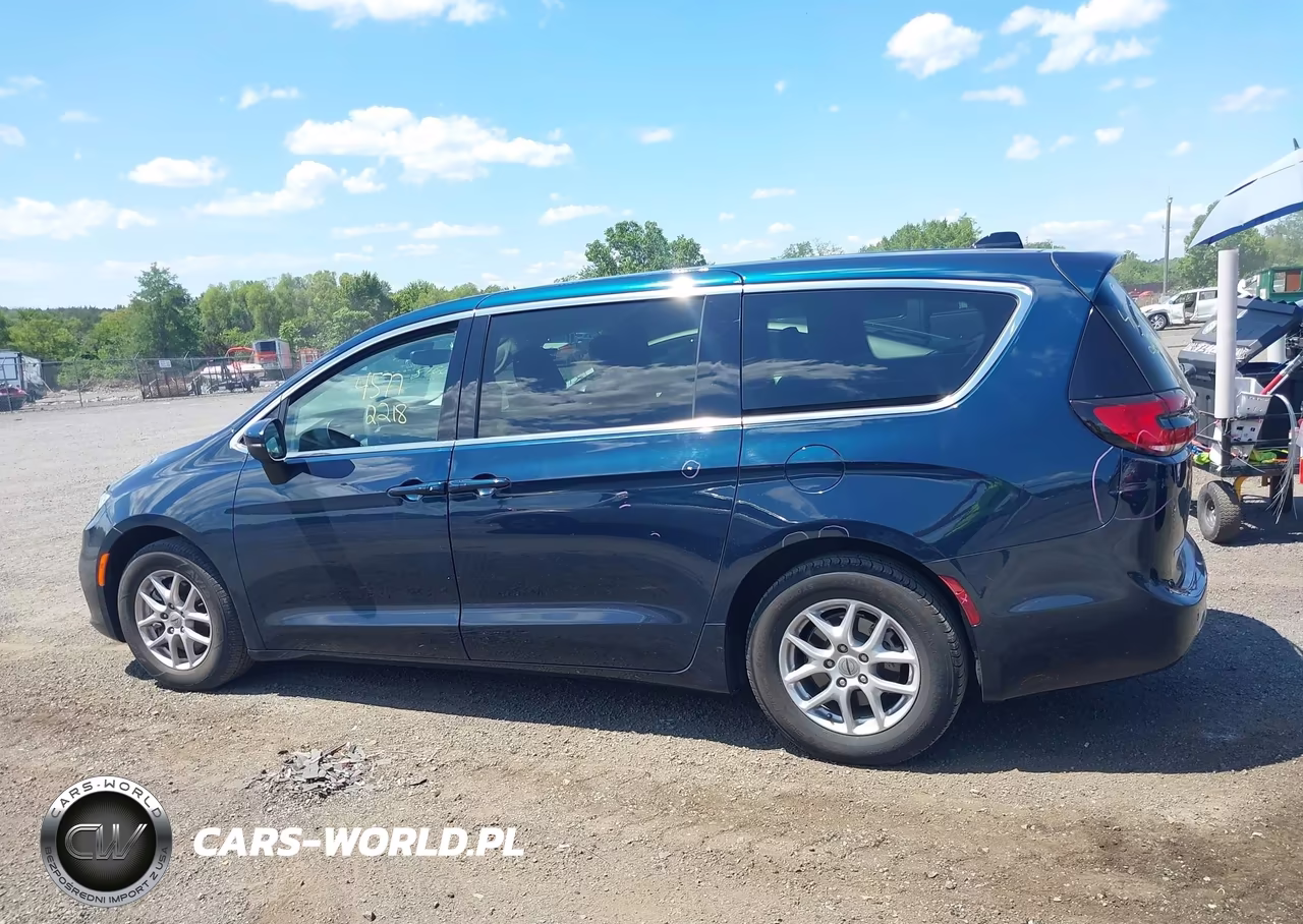 2023 Chrysler Pacifica Touring L VIN:2C4RC1BG8PR627771 - 14