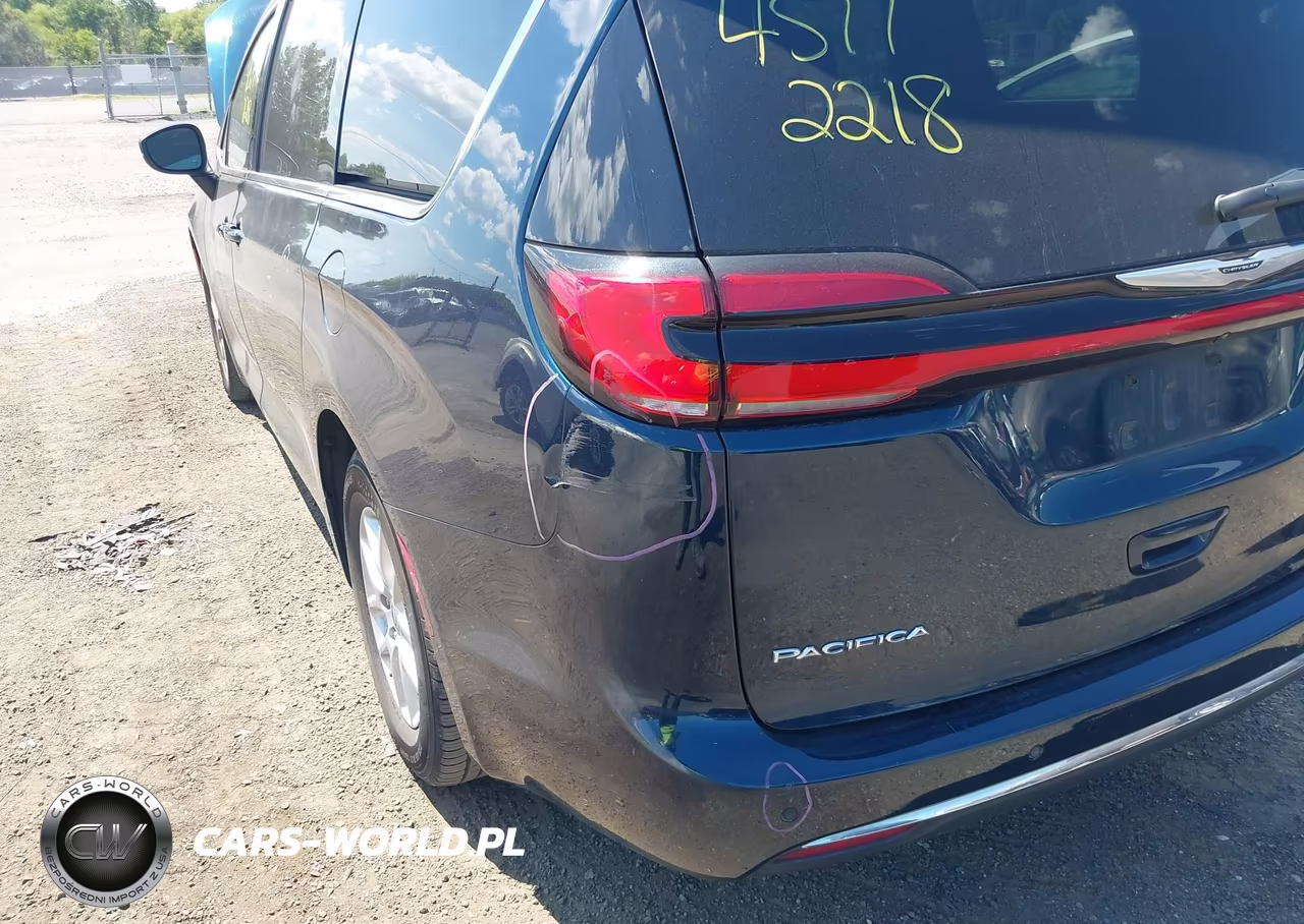 2023 Chrysler Pacifica Touring L VIN:2C4RC1BG8PR627771 - 17