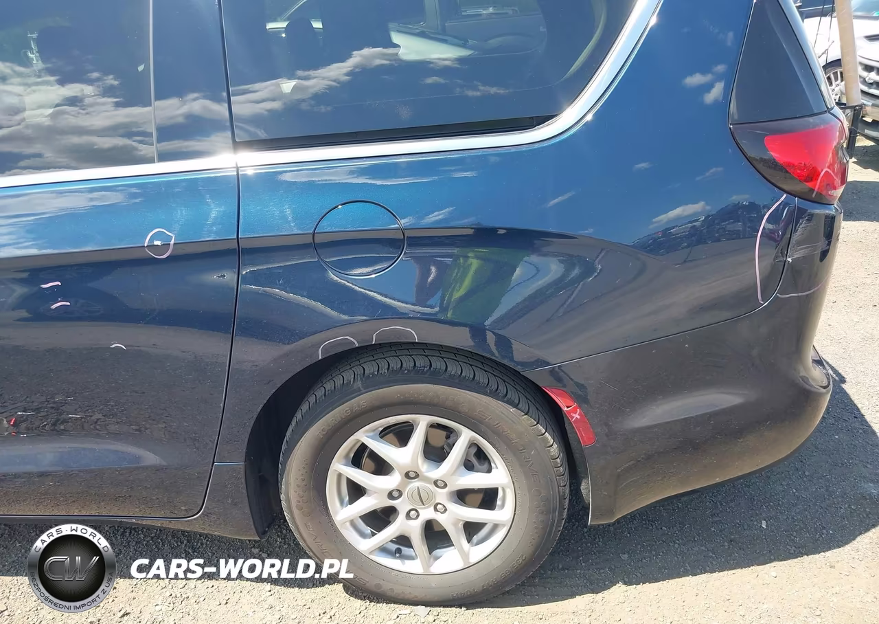 2023 Chrysler Pacifica Touring L VIN:2C4RC1BG8PR627771 - 6