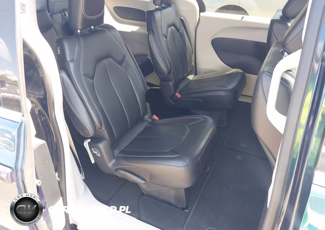 2023 Chrysler Pacifica Touring L VIN:2C4RC1BG8PR627771 - 8
