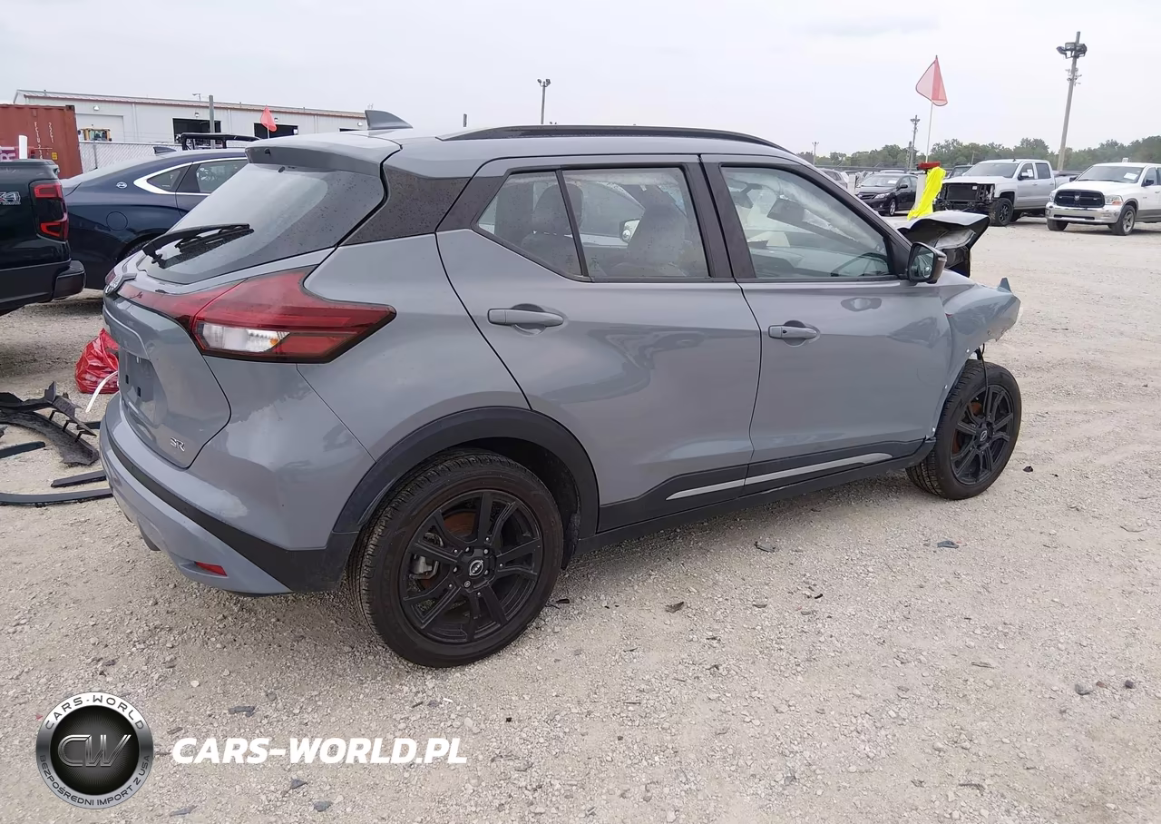 2023 Nissan Kicks Sr Xtronic Cvt VIN:3N1CP5DV0PL561858 - 4