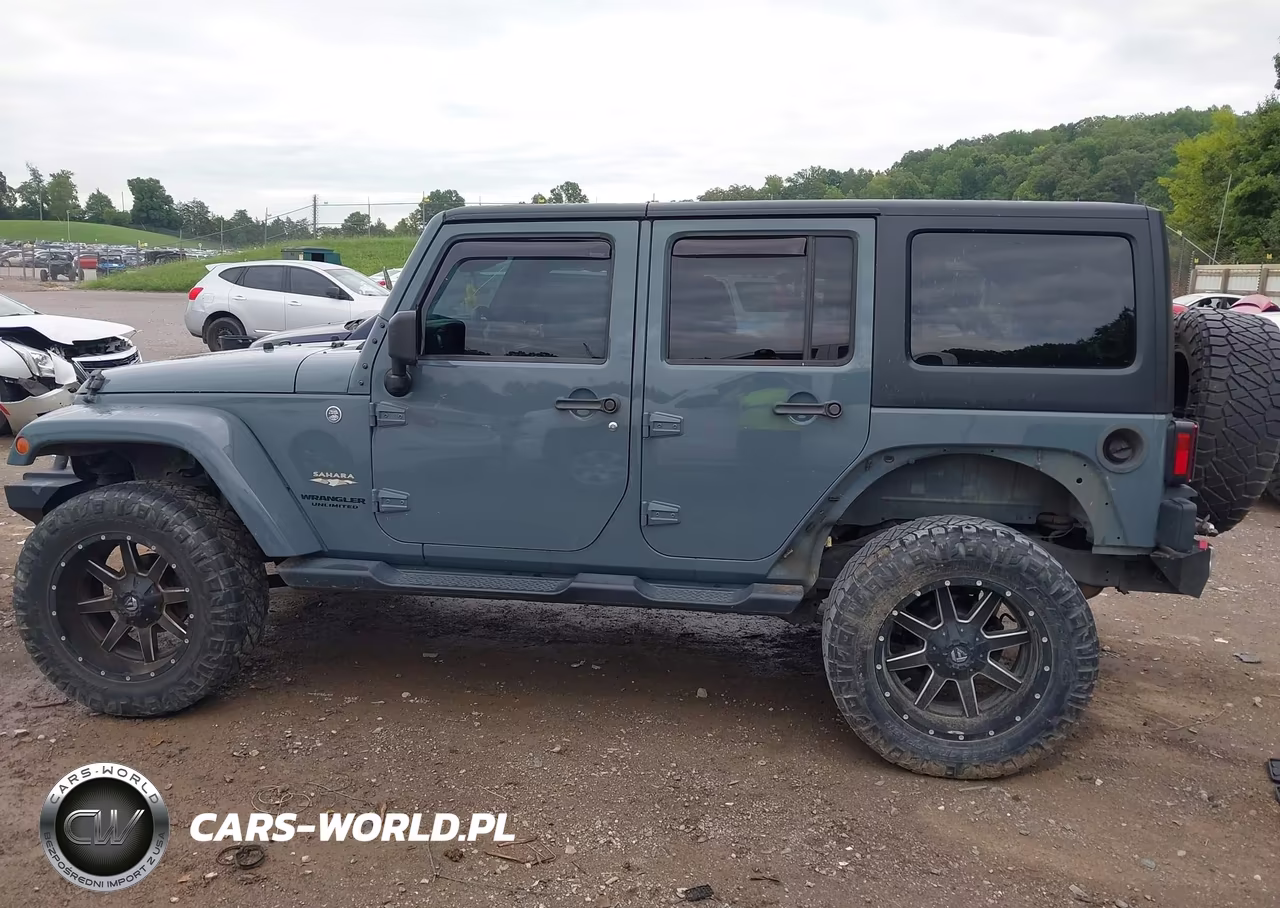 2015 Jeep Wrangler Unlimited Sahara VIN:1C4BJWEG2FL734967 - 14
