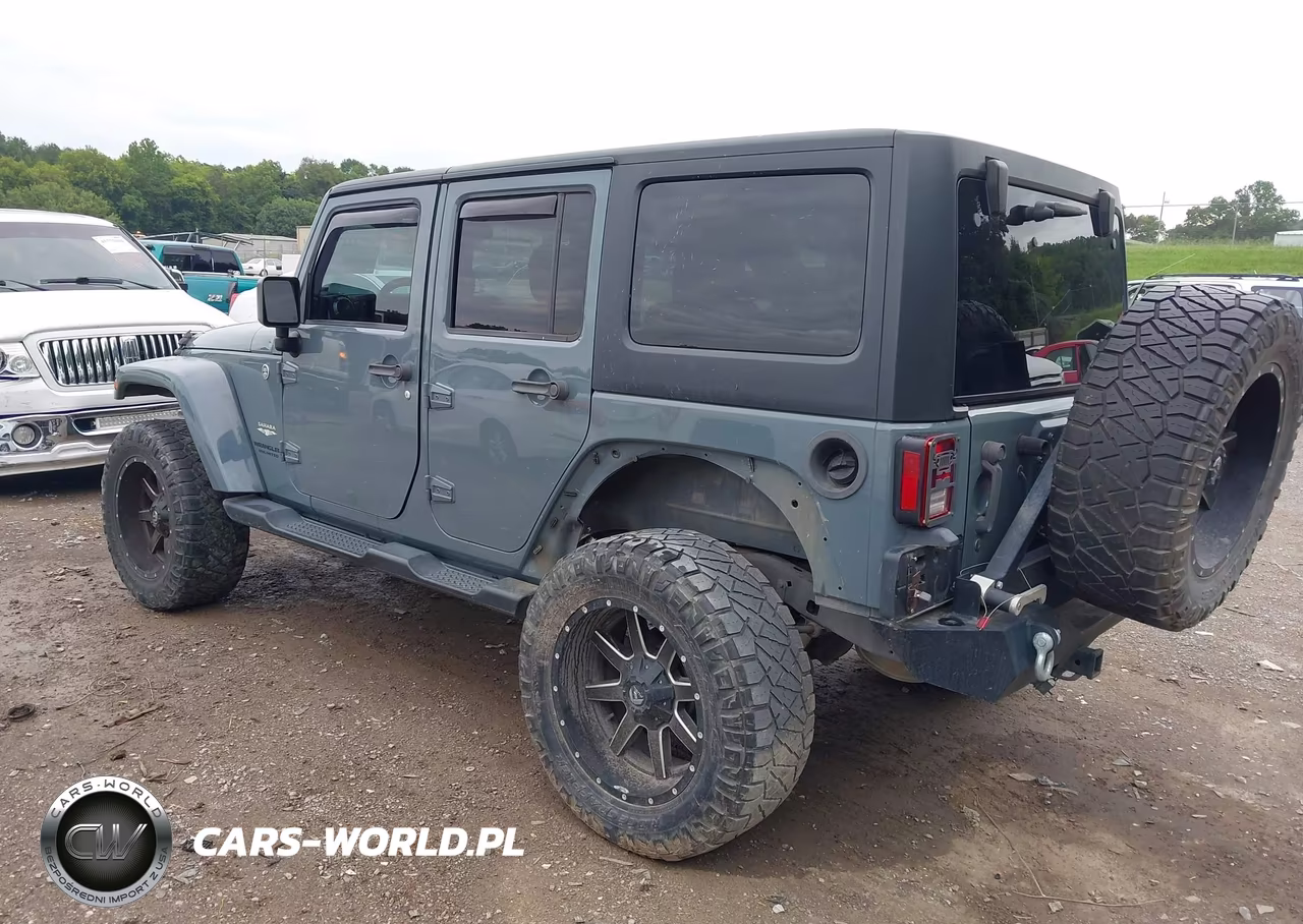 2015 Jeep Wrangler Unlimited Sahara VIN:1C4BJWEG2FL734967 - 3