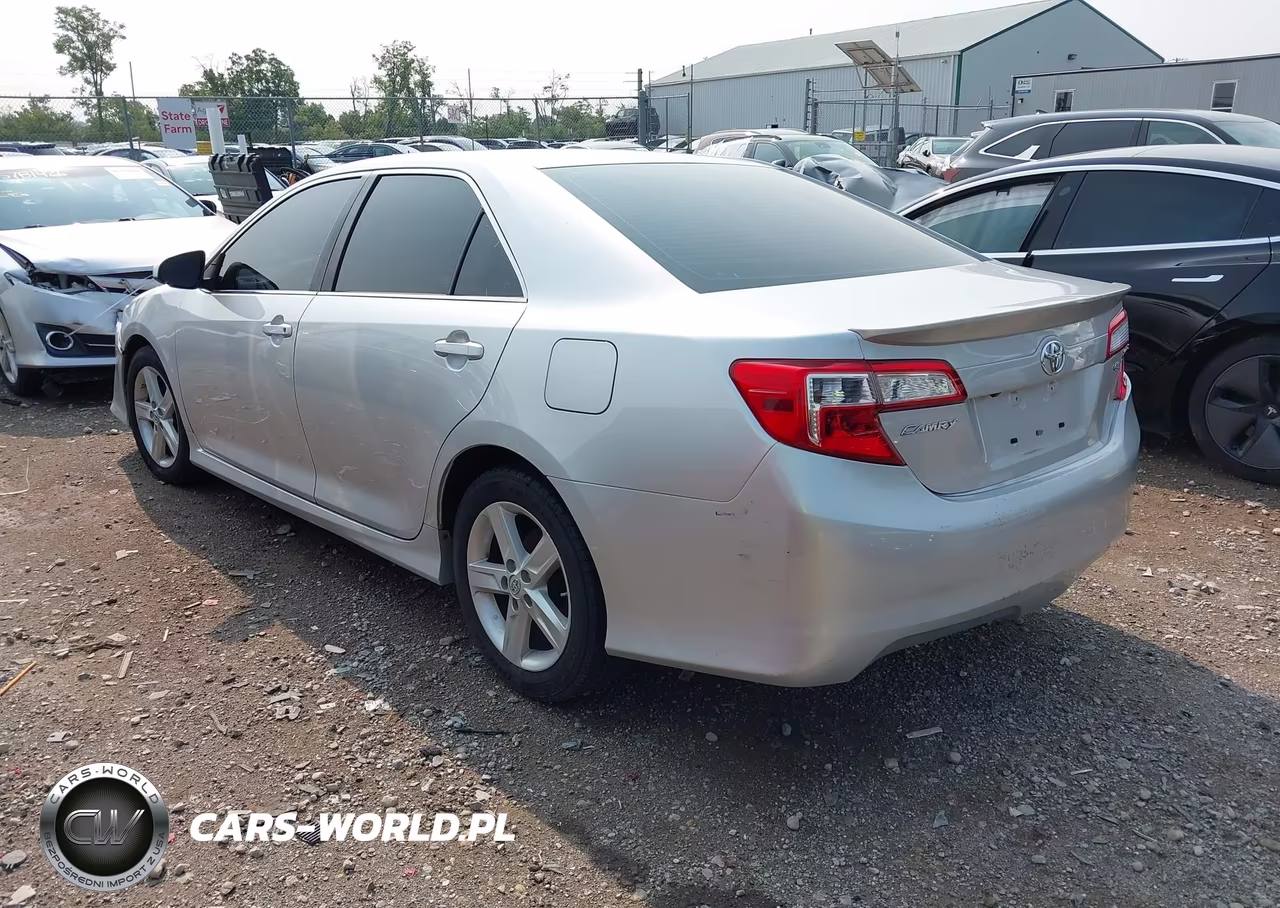 2014 Toyota Camry Se VIN:4T1BF1FK9EU825178 - 3