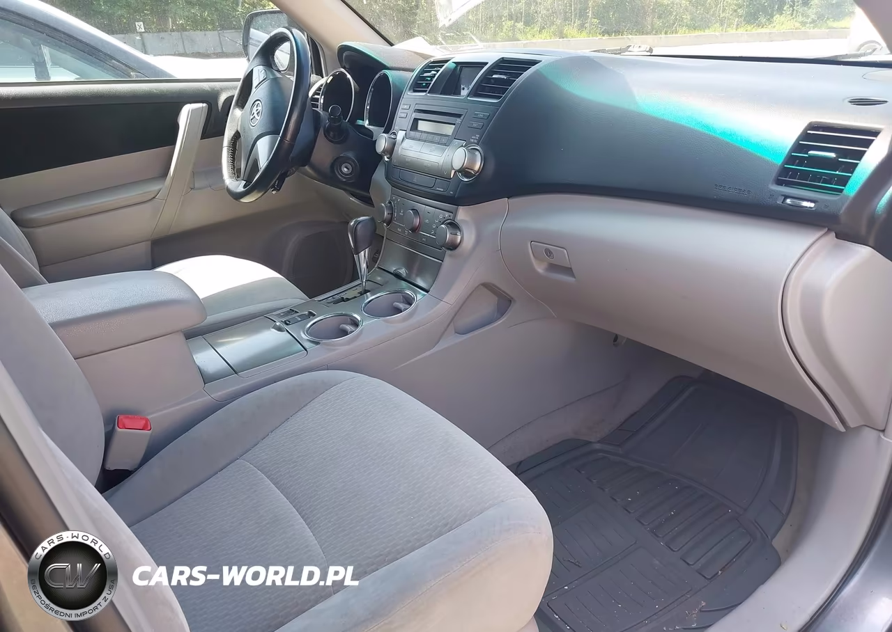 2010 Toyota Highlander Base V6 VIN:5TDBK3EHXAS005207 - 5