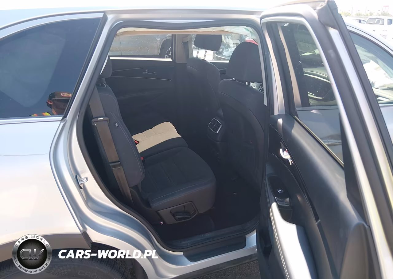 2019 Kia Sorento 3.3L Lx VIN:5XYPG4A52KG579193 - 8