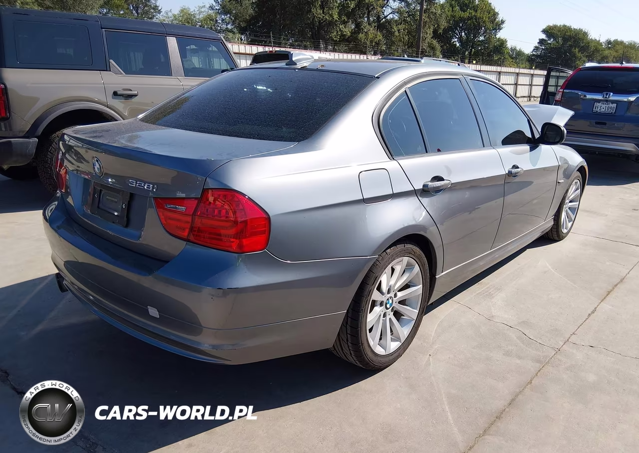 2011 BMW 328I VIN:WBAPH7G54BNN07388 - 4