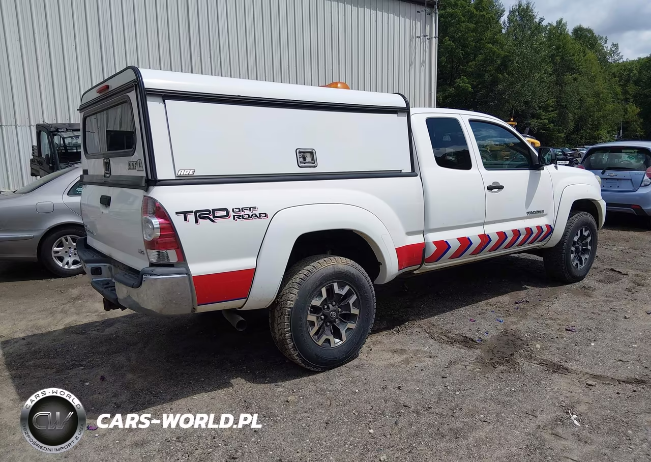 2014 Toyota Tacoma Base V6 VIN:5TFUU4EN5EX104273 - 4