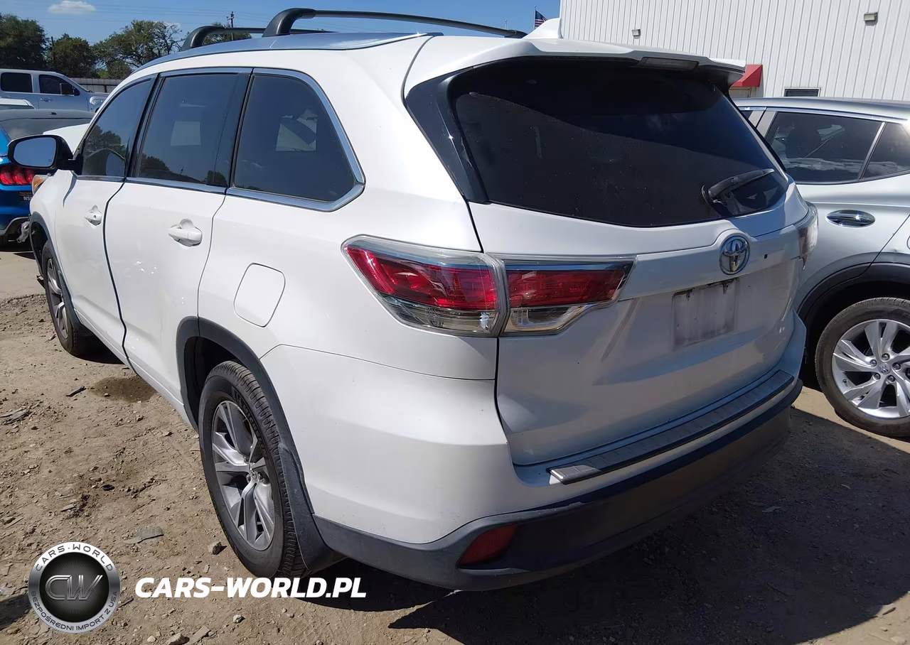 2015 Toyota Highlander Xle V6 VIN:5TDKKRFH6FS117172 - 3