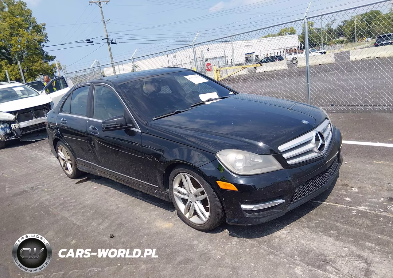 2013 Mercedes-Benz C 300 Sport 4Matic – zdjęcie 1 z 16
