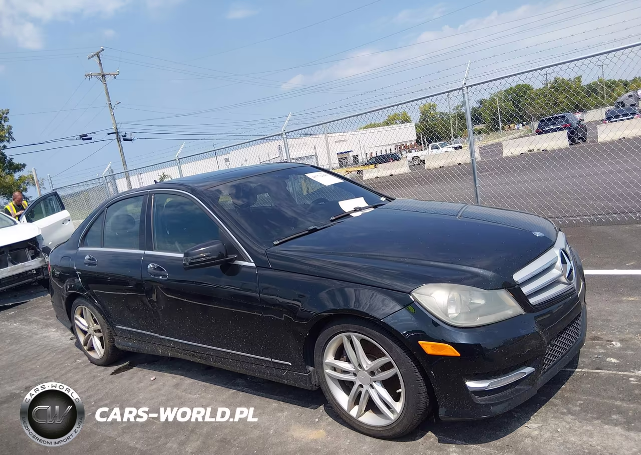 2013 Mercedes-Benz C 300 Sport 4Matic VIN:WDDGF8AB1DR301217 - 13