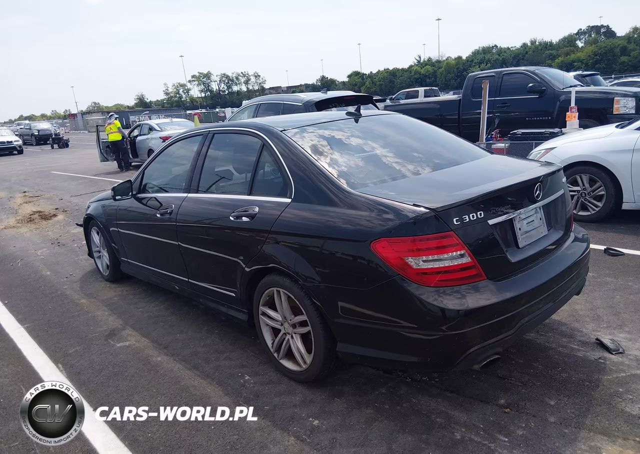 2013 Mercedes-Benz C 300 Sport 4Matic VIN:WDDGF8AB1DR301217 - 3