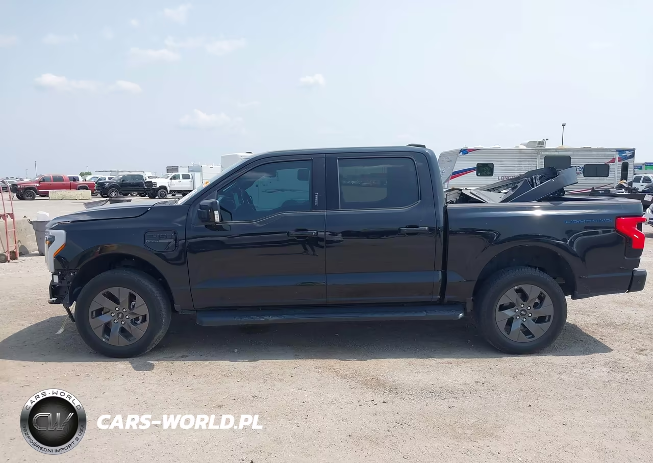 2023 Ford F-150 Lightning Lariat VIN:1FTVW1EL9PWG20219 - 15