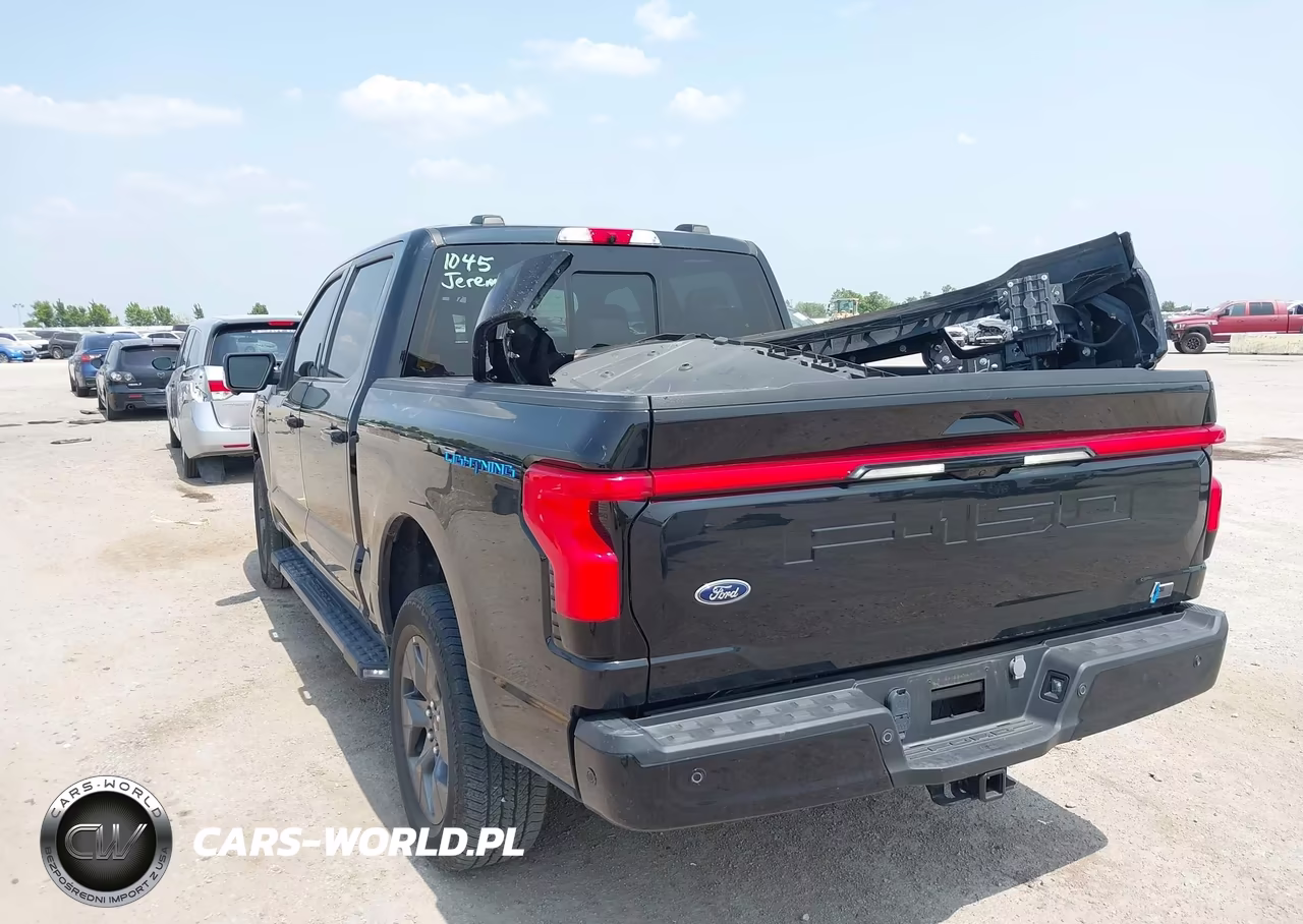 2023 Ford F-150 Lightning Lariat VIN:1FTVW1EL9PWG20219 - 3