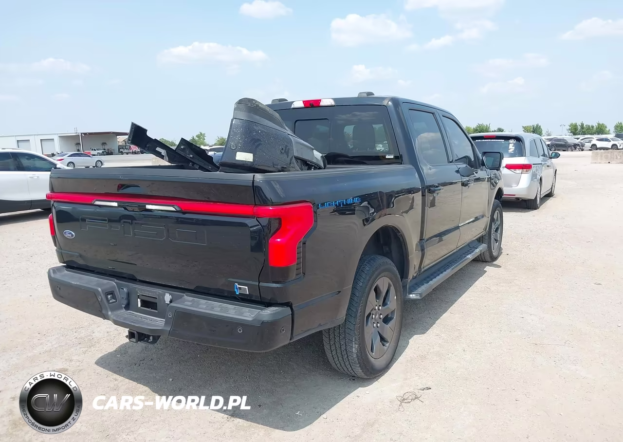 2023 Ford F-150 Lightning Lariat VIN:1FTVW1EL9PWG20219 - 4