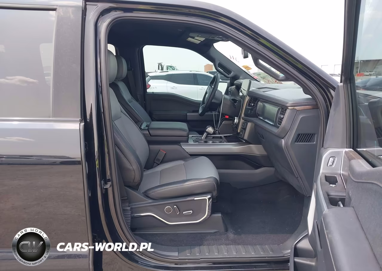 2023 Ford F-150 Lightning Lariat VIN:1FTVW1EL9PWG20219 - 5