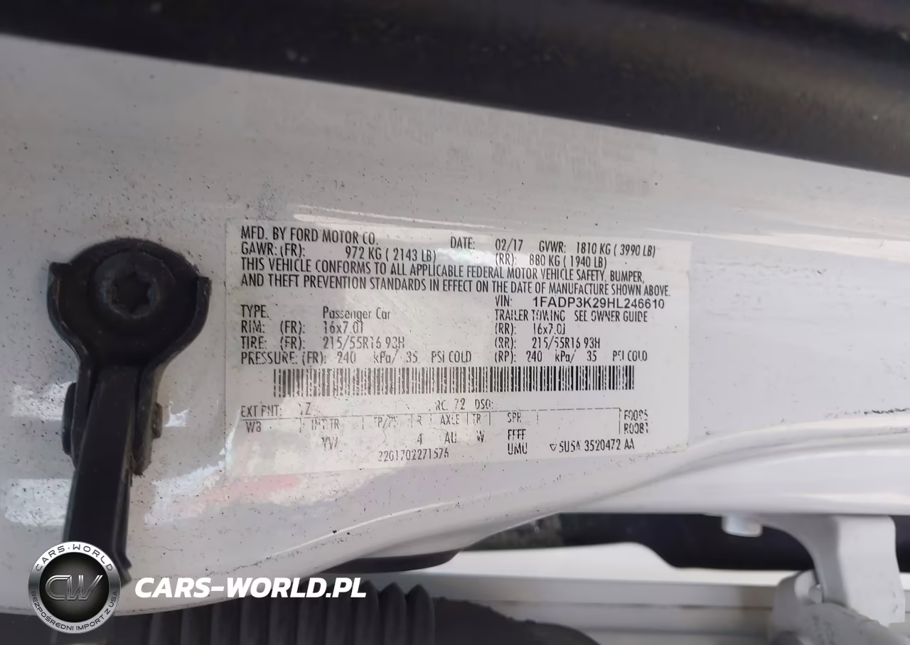 2017 Ford Focus Se VIN:1FADP3K29HL246610 - 9