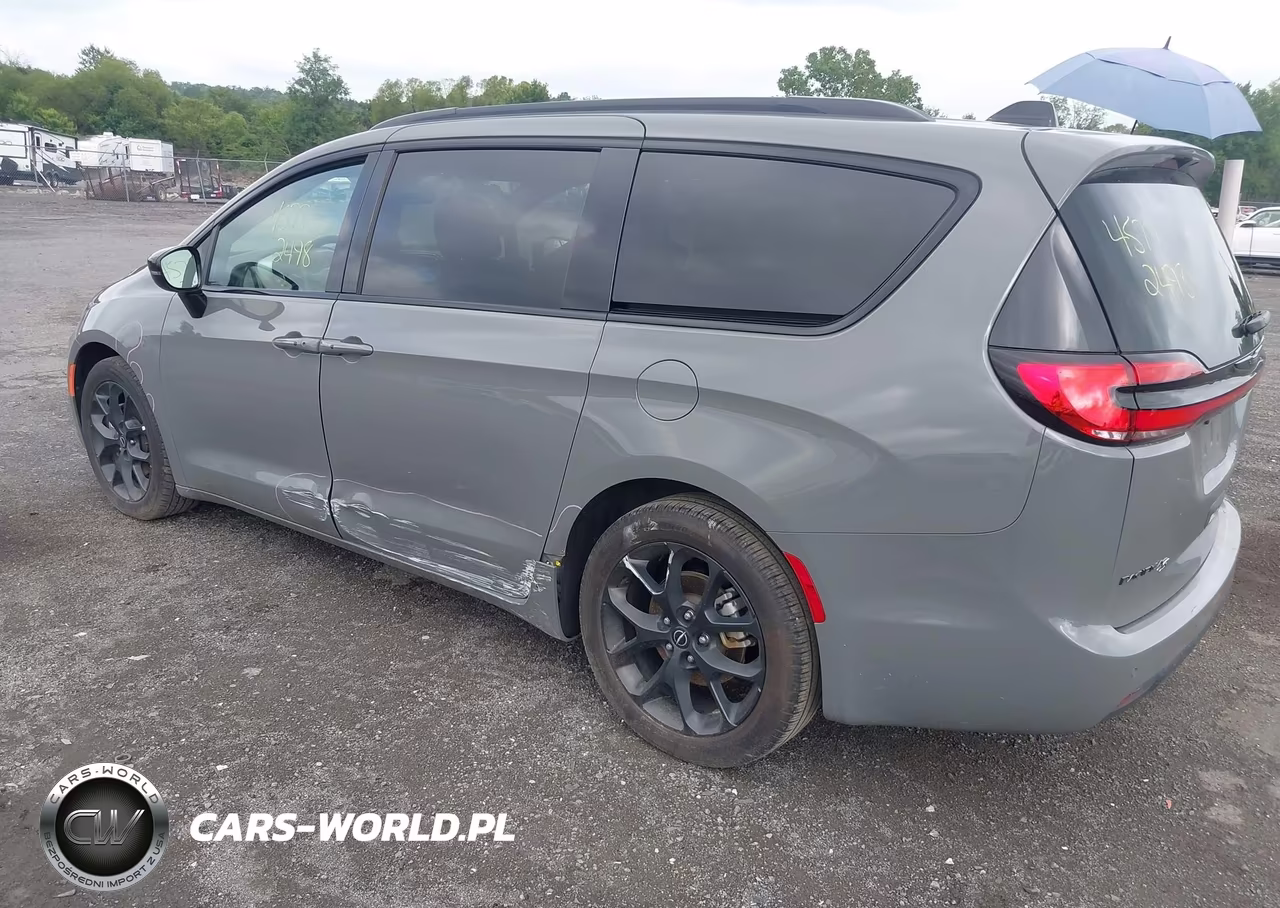 2025 Chrysler Pacifica Limited VIN:2C4RC1GG2SR566144 - 3