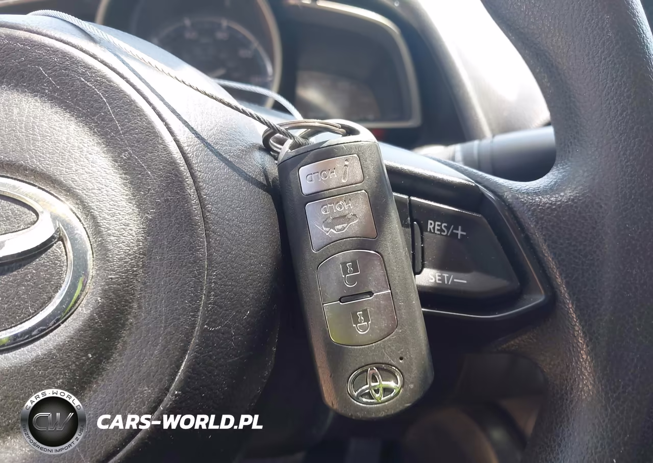 2019 Toyota Yaris L VIN:3MYDLBYV2KY522854 - 11