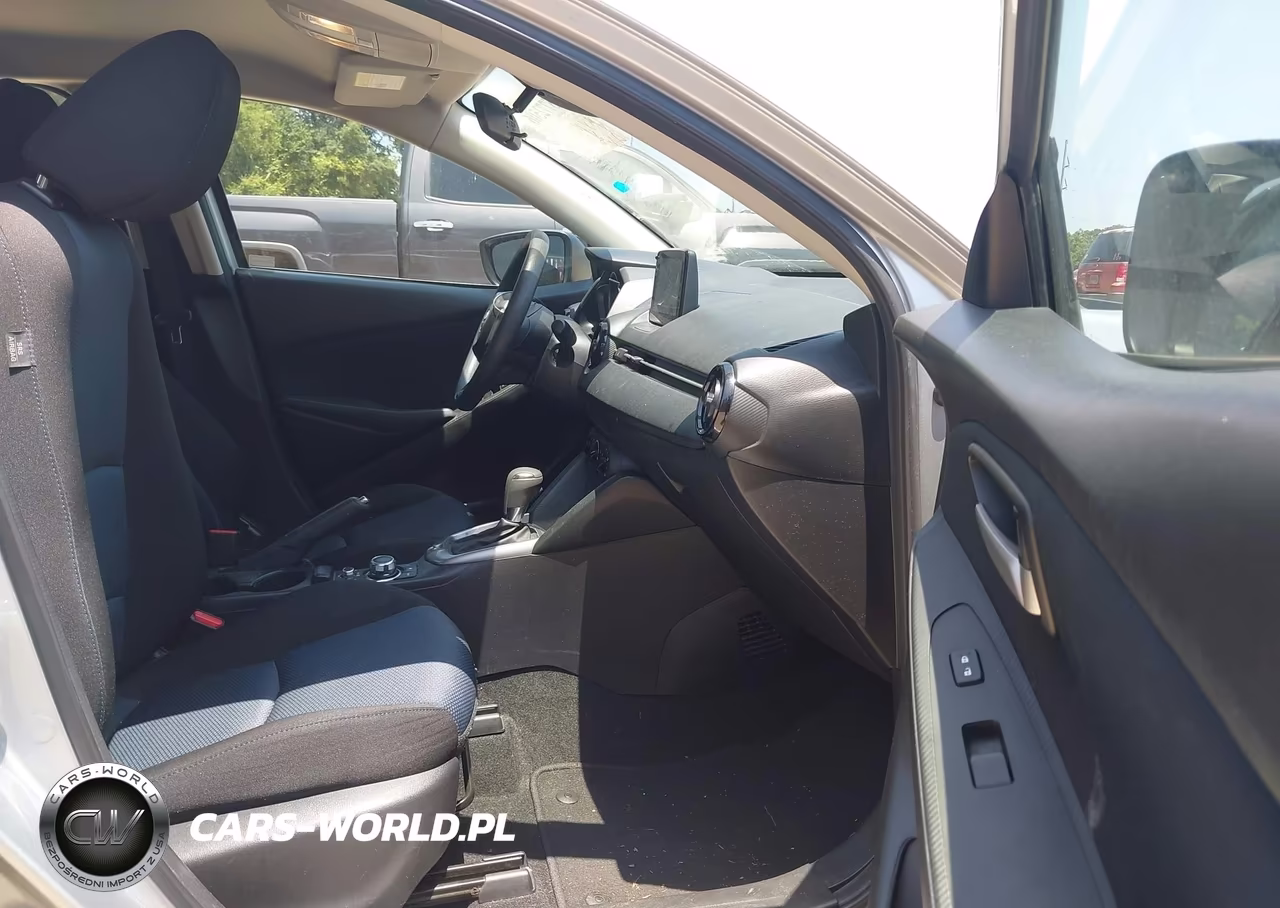 2019 Toyota Yaris L VIN:3MYDLBYV2KY522854 - 5