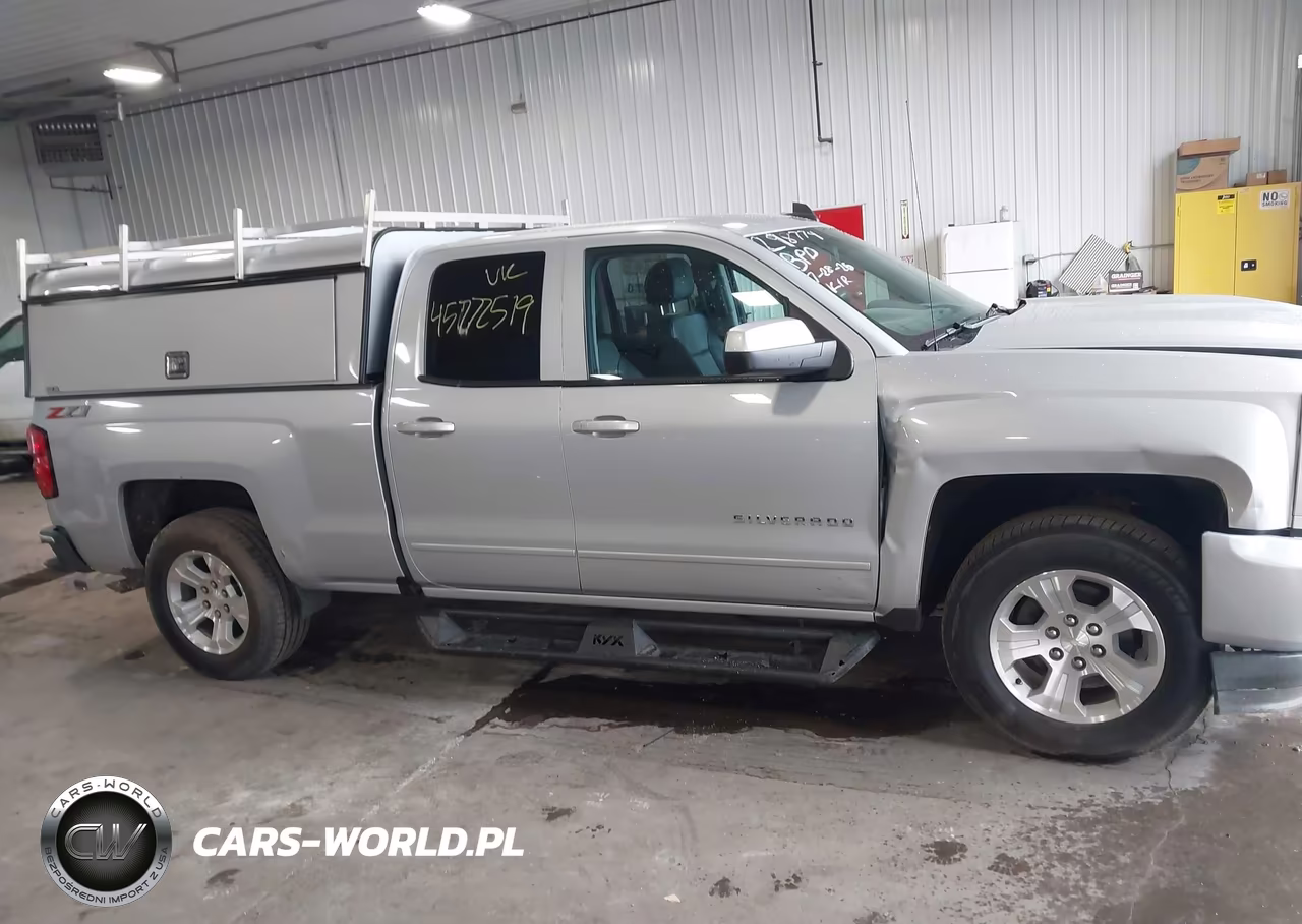 2018 Chevrolet Silverado 1500 2Lt VIN:1GCVKREC7JZ278723 - 13