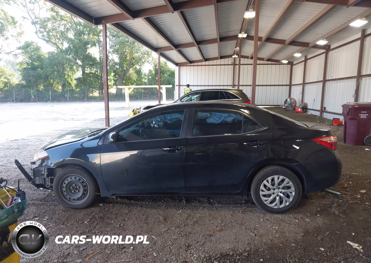 2018 Toyota Corolla Le VIN:2T1BURHE6JC111063 - 15
