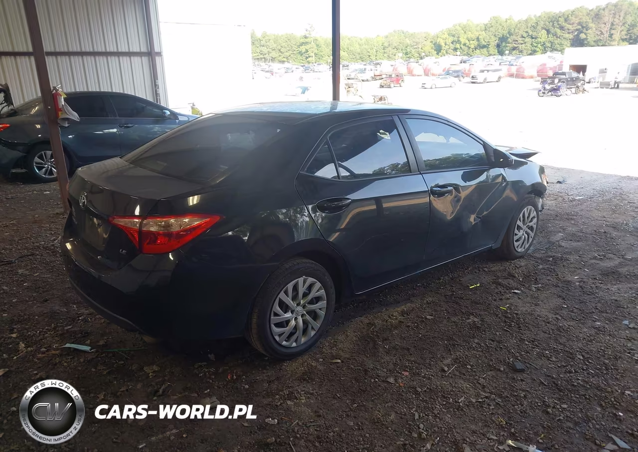 2018 Toyota Corolla Le VIN:2T1BURHE6JC111063 - 4