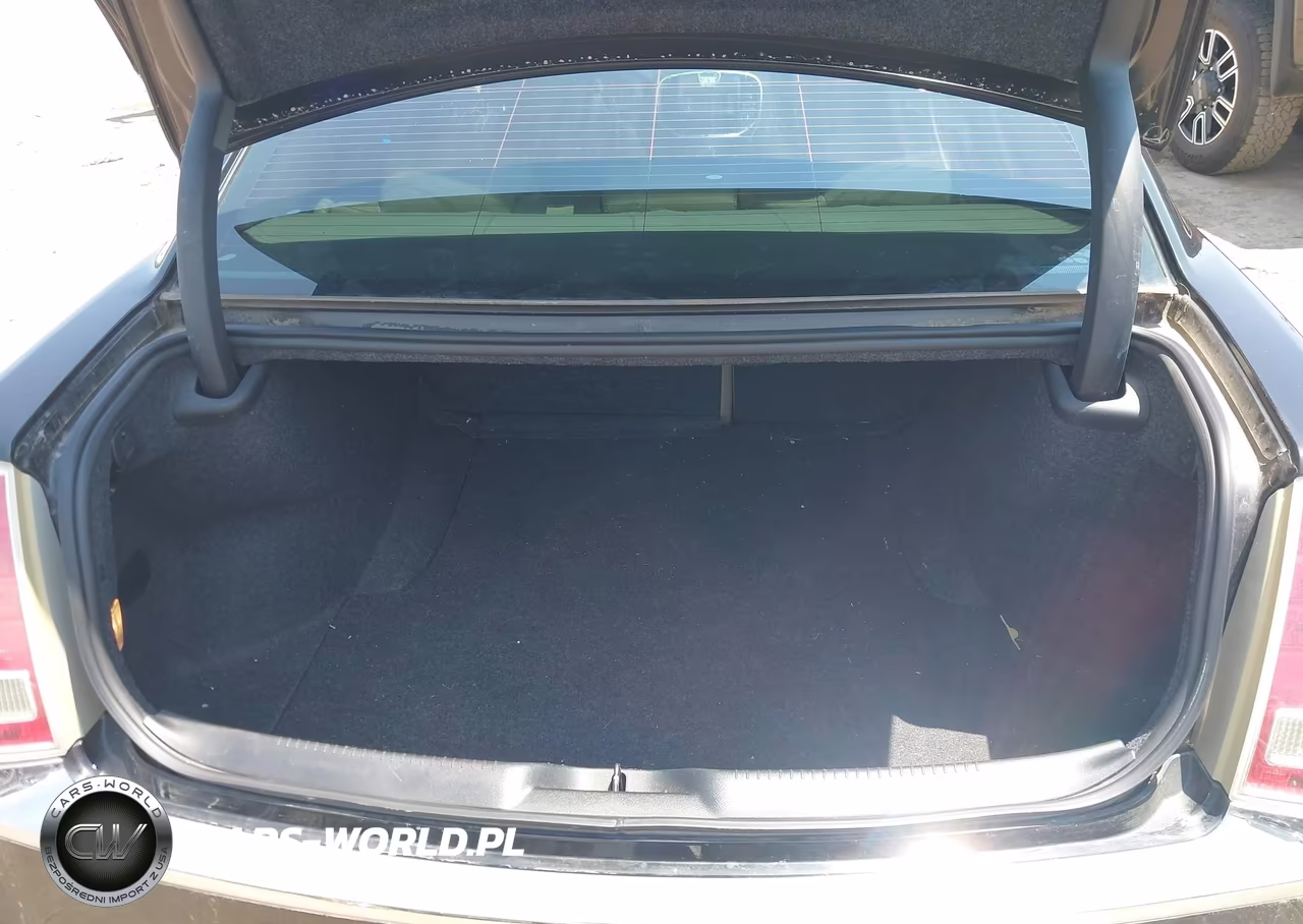 2012 Chrysler 300 Limited VIN:2C3CCACG7CH154986 - 17