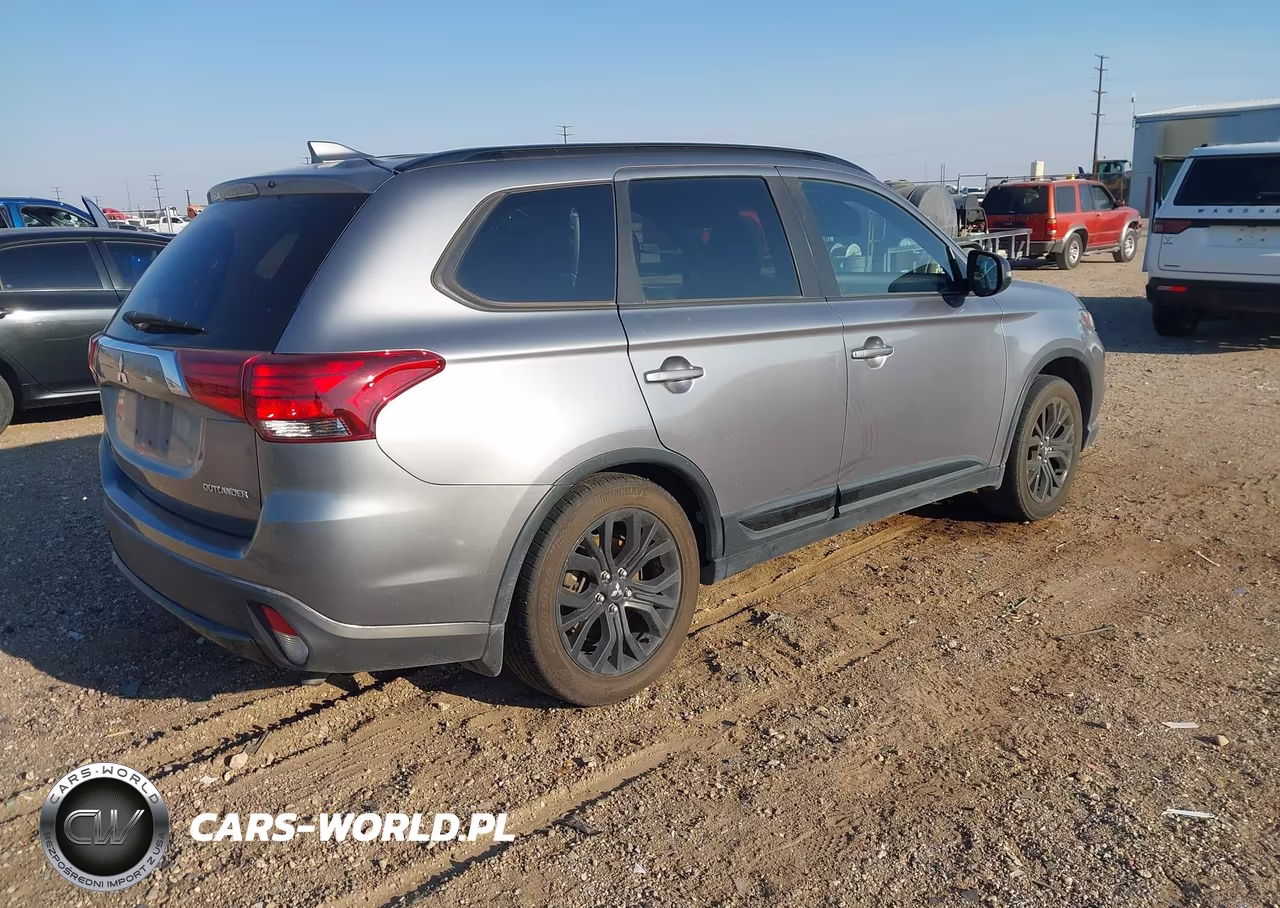 2018 Mitsubishi Outlander Le VIN:JA4AD3A30JZ064288 - 4