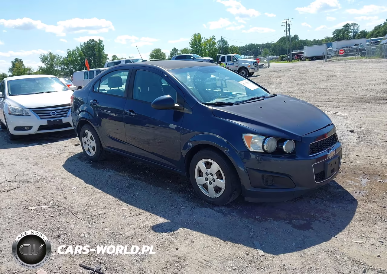 2015 Chevrolet Sonic Ls Auto – zdjęcie 1 z 17