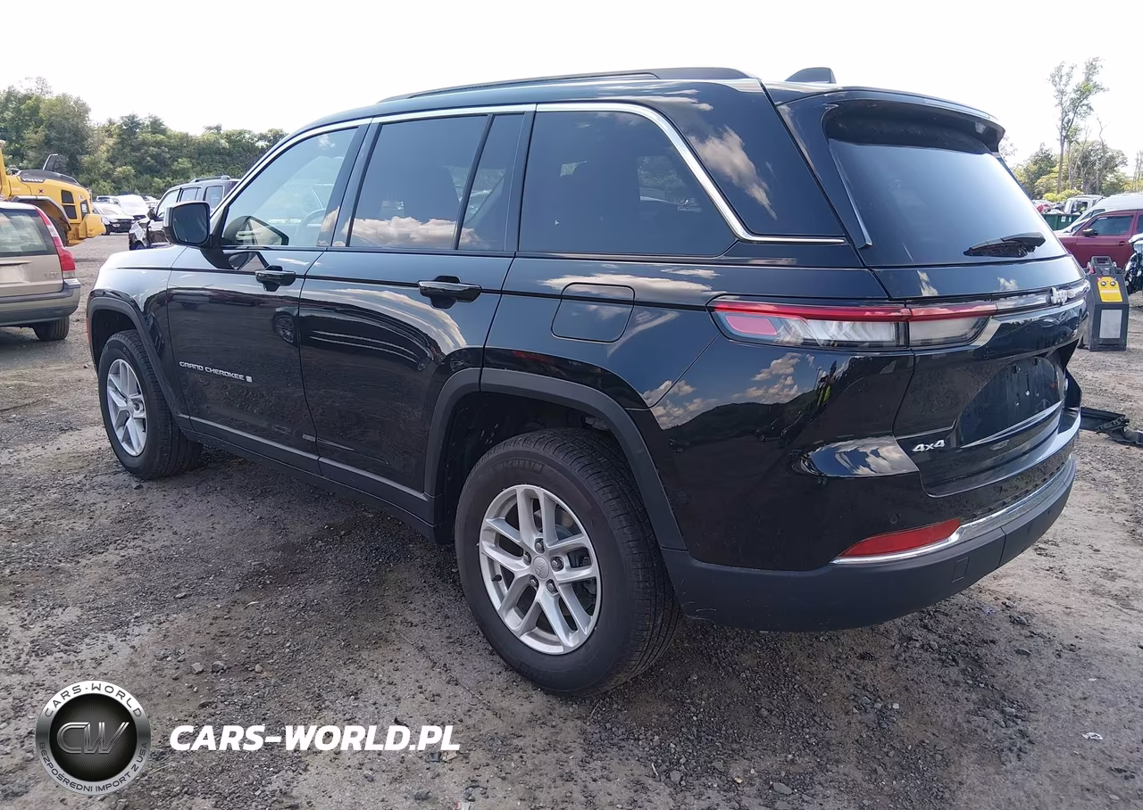 2024 Jeep Grand Cherokee Laredo X 4X4 VIN:1C4RJHAG2RC159029 - 3
