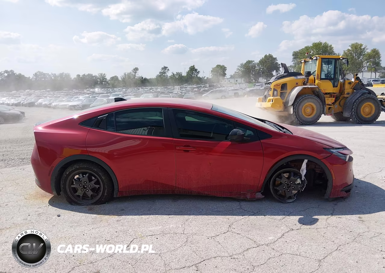 2026 Toyota Prius Le Awd-E VIN:JTDADABU1T3033669 - 13