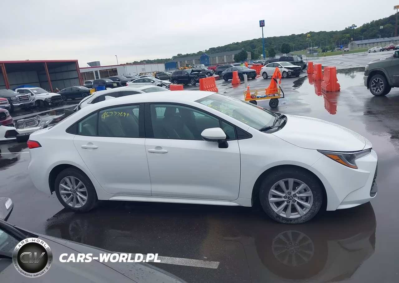 2026 Toyota Corolla Le VIN:5YFB4MDE7TP462723 - 13