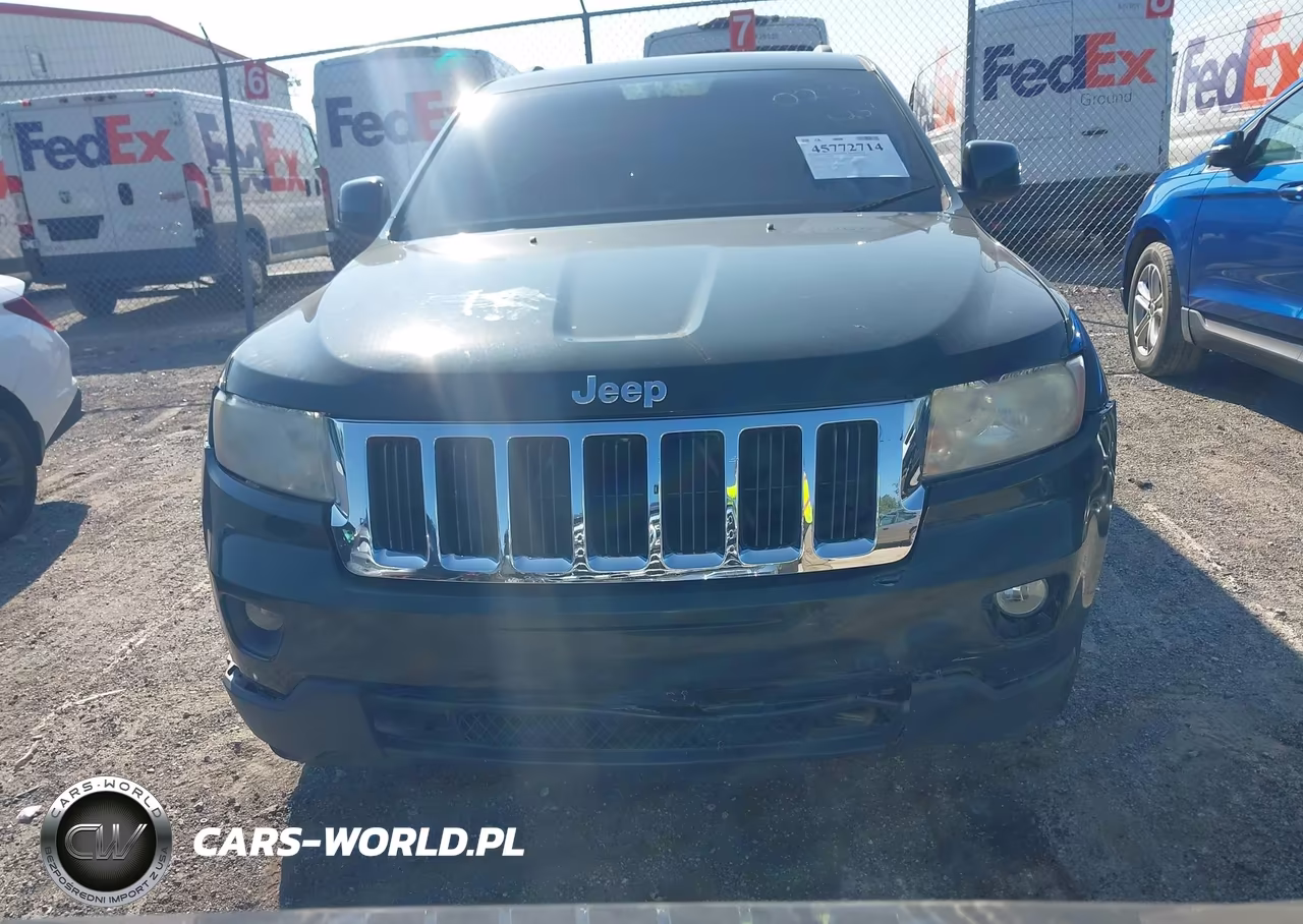 2011 Jeep Grand Cherokee Laredo VIN:1J4RR4GG0BC590235 - 13