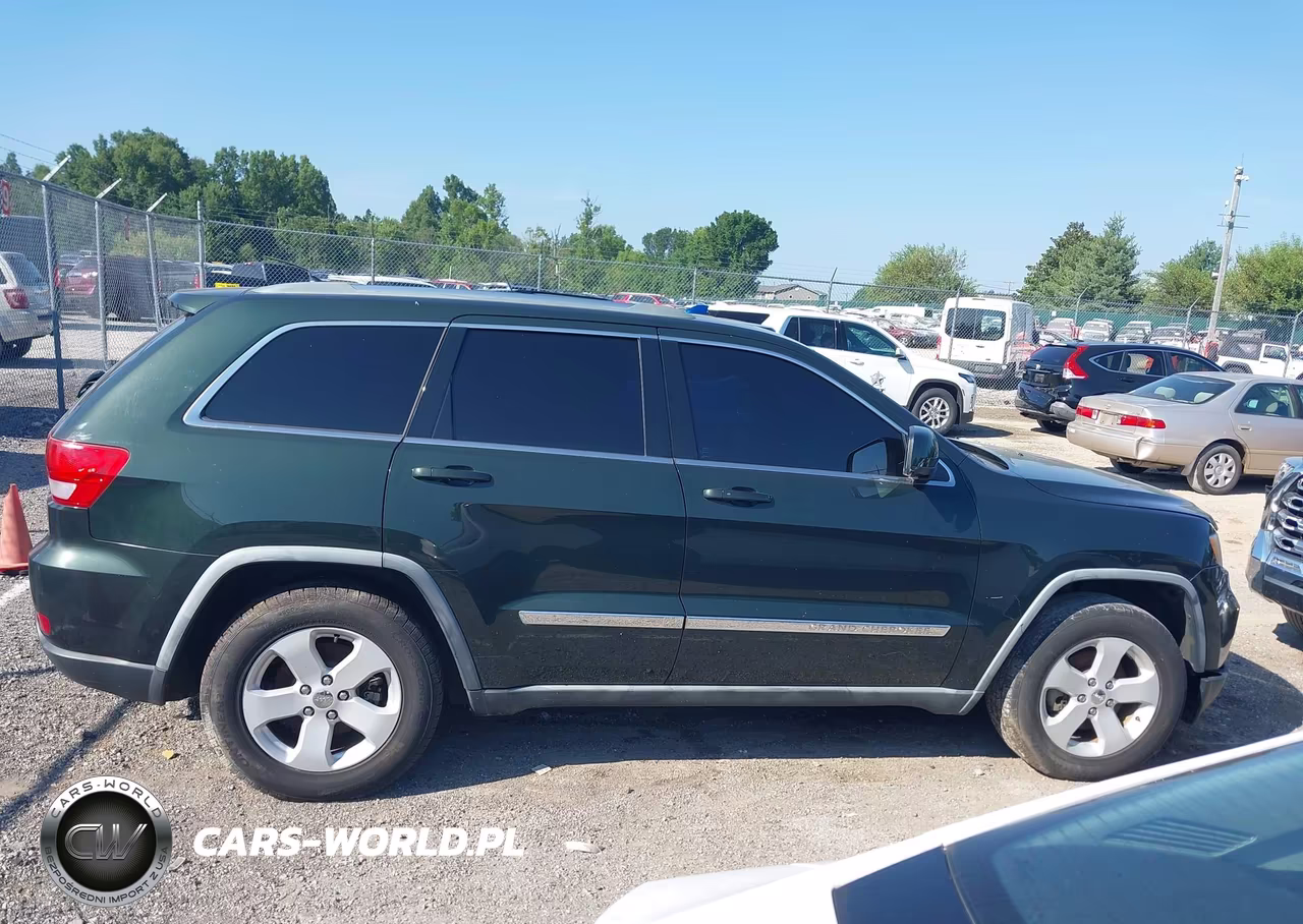 2011 Jeep Grand Cherokee Laredo VIN:1J4RR4GG0BC590235 - 14