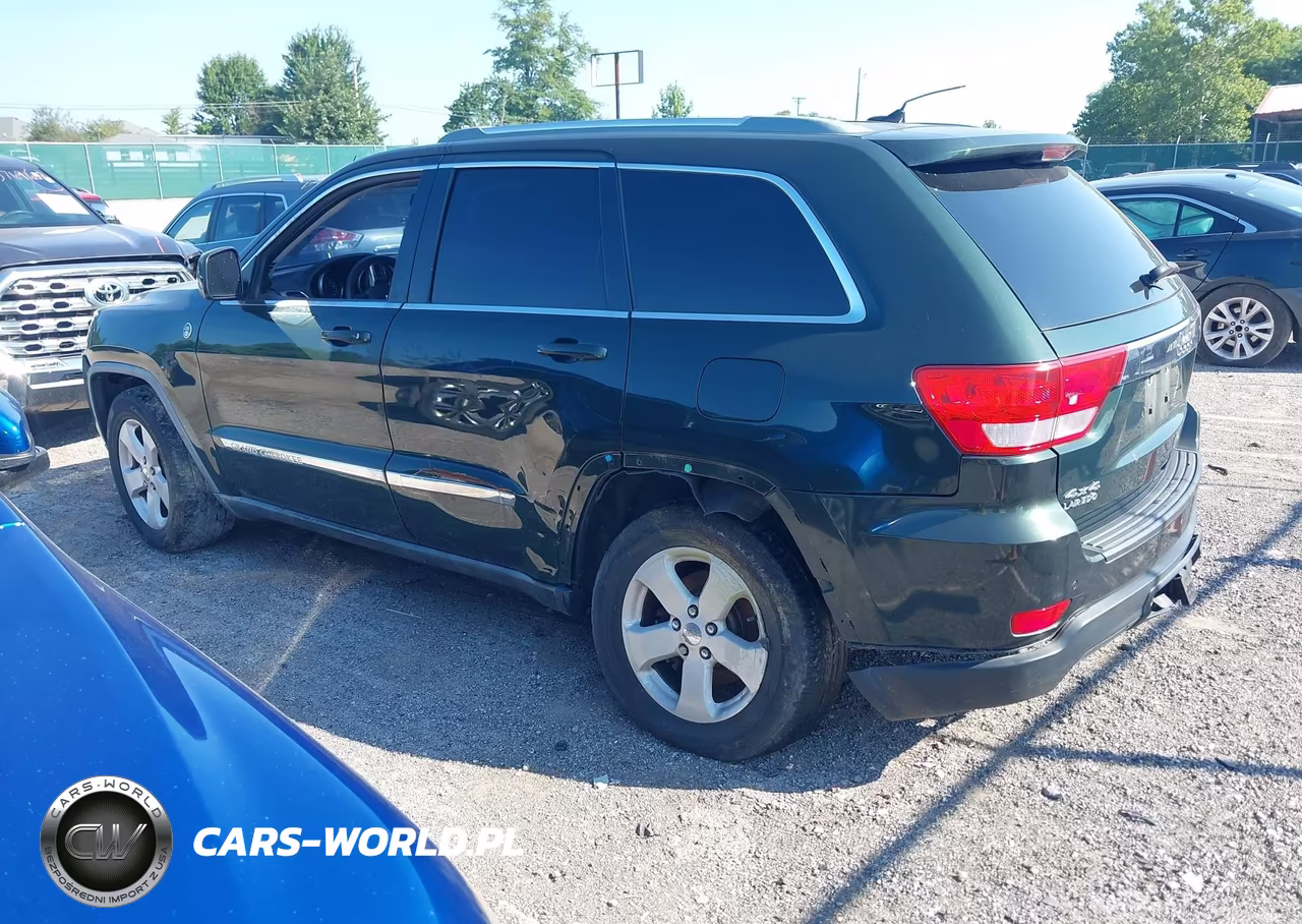 2011 Jeep Grand Cherokee Laredo VIN:1J4RR4GG0BC590235 - 3
