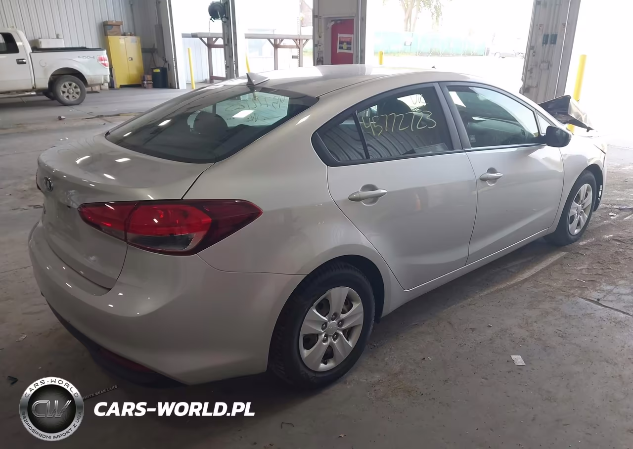 2018 Kia Forte Lx VIN:3KPFK4A70JE269793 - 4