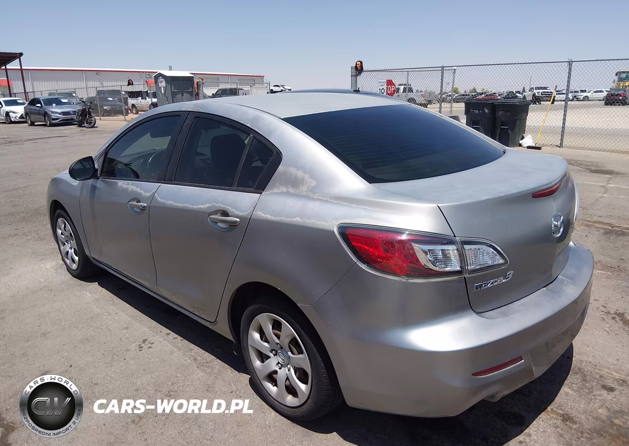2013 Mazda Mazda3 I Sport VIN:JM1BL1U82D1702312 - 3