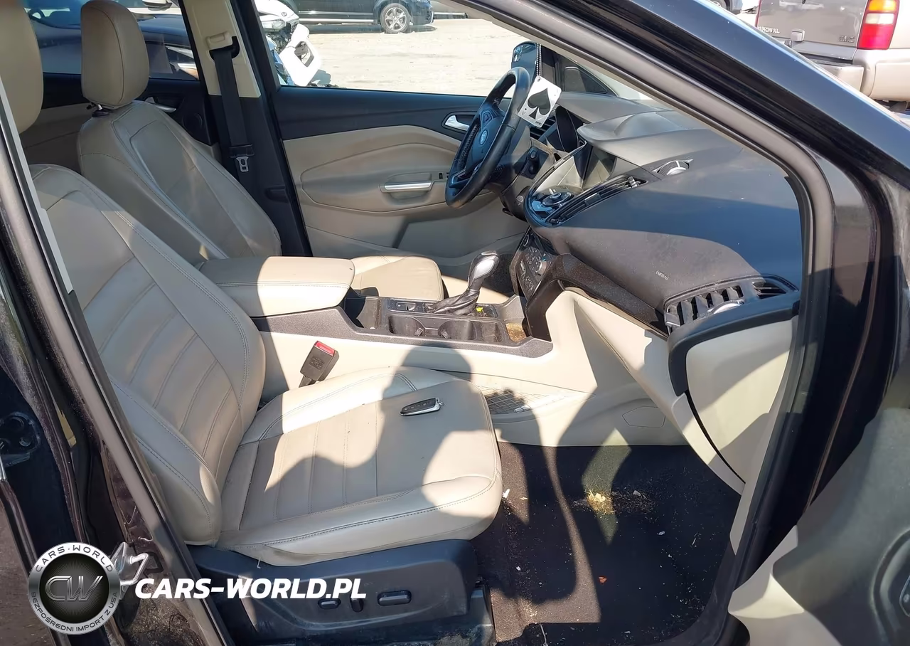 2019 Ford Escape Titanium VIN:1FMCU9J99KUC30288 - 5
