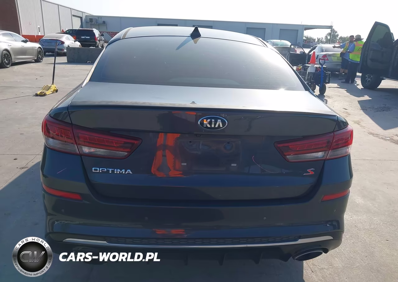 2019 Kia Optima S VIN:5XXGT4L35KG283905 - 16
