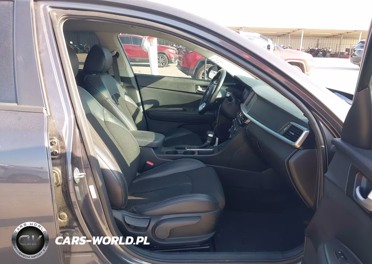 2019 Kia Optima S VIN:5XXGT4L35KG283905 - 5